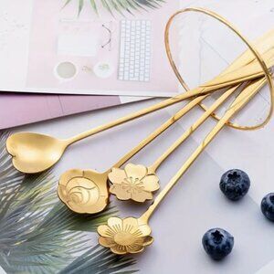 NEW Set of 4 Brass Flower Heart Stainless Steel Iced Tea Spoons Dessert